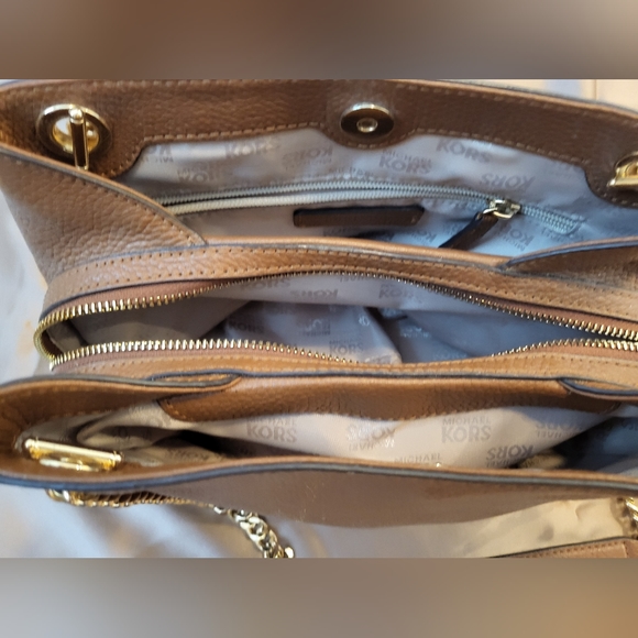 Michael Kors purse - Picture 4 of 5